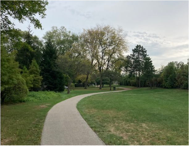 A winding portion of the Green Bay Trail