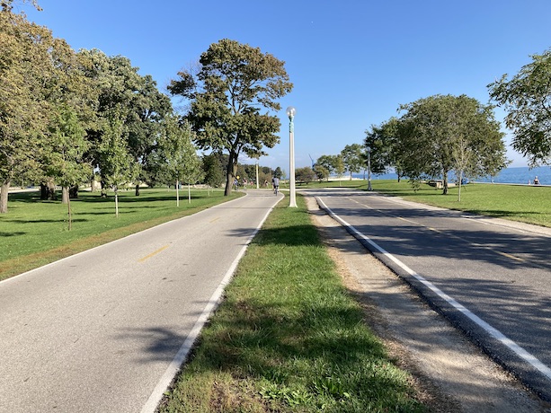 Separated Bike and walking trails in Lincoln Park