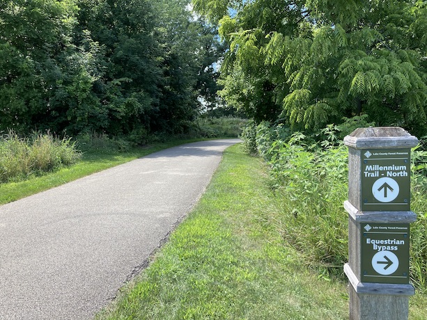 Handy signs help trail goers stay on the trail