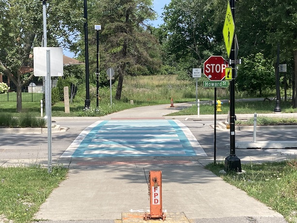 Howard St Crossing in Niles, IL