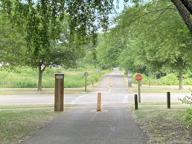 Crossing at Lake Road