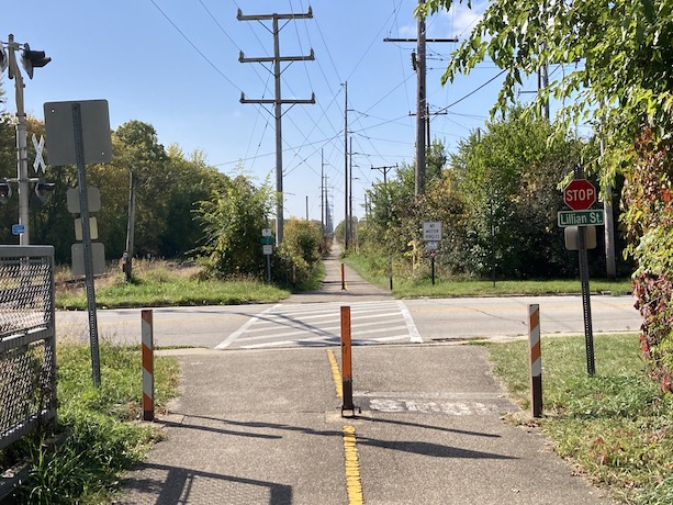 Intersection with Lillian St in McHenry, IL