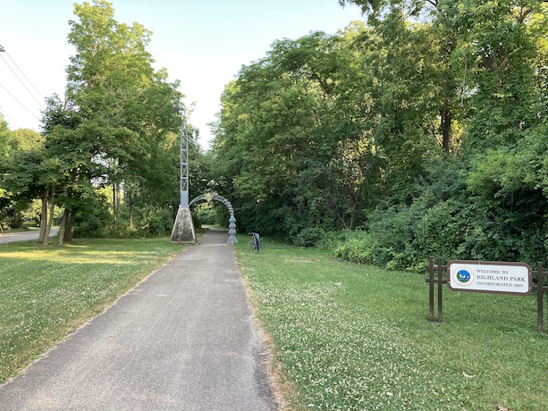 Trail in Highland Park, IL