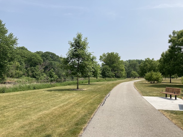 The trail Wil-O-Way Commons Park in Naperville